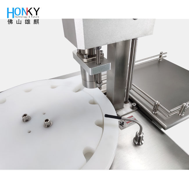 1500 बीपीएच 5 एमएल शीशी भरने की ढक्कन मशीन उच्च परिशुद्धता पिस्टन पंप के साथ अर्ध स्वचालित