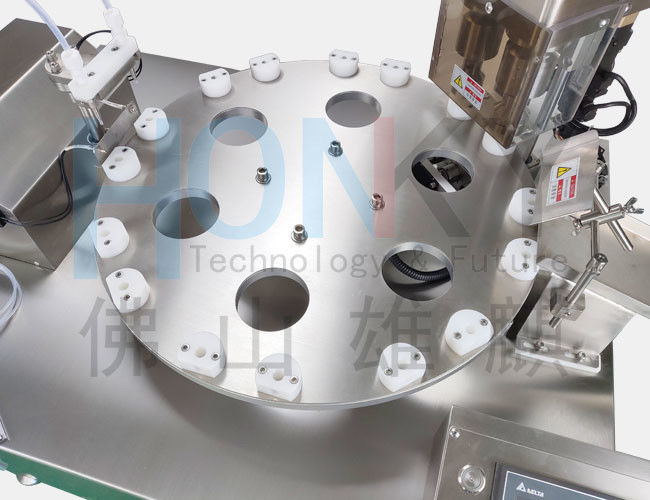 आवश्यक तेल कैपिंग के लिए 6 मिलीलीटर ग्लास शीशी डेस्कटॉप भरने की मशीन